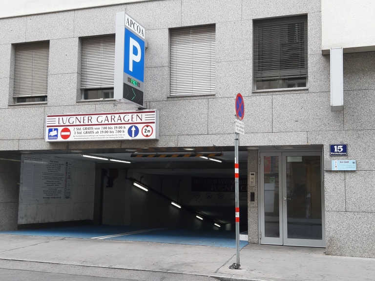 Einfahrt Parkgarage Lugner City