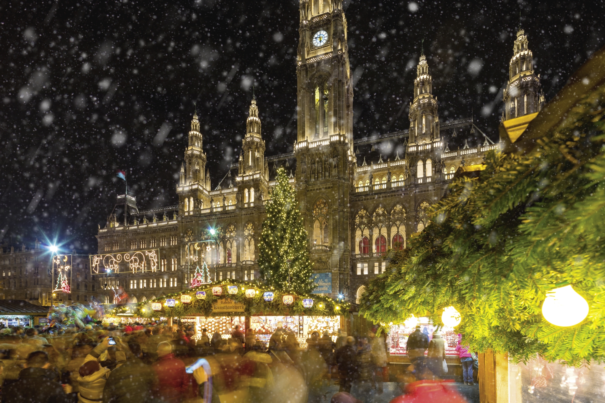 Christkindlmarkt am Rathausplatz