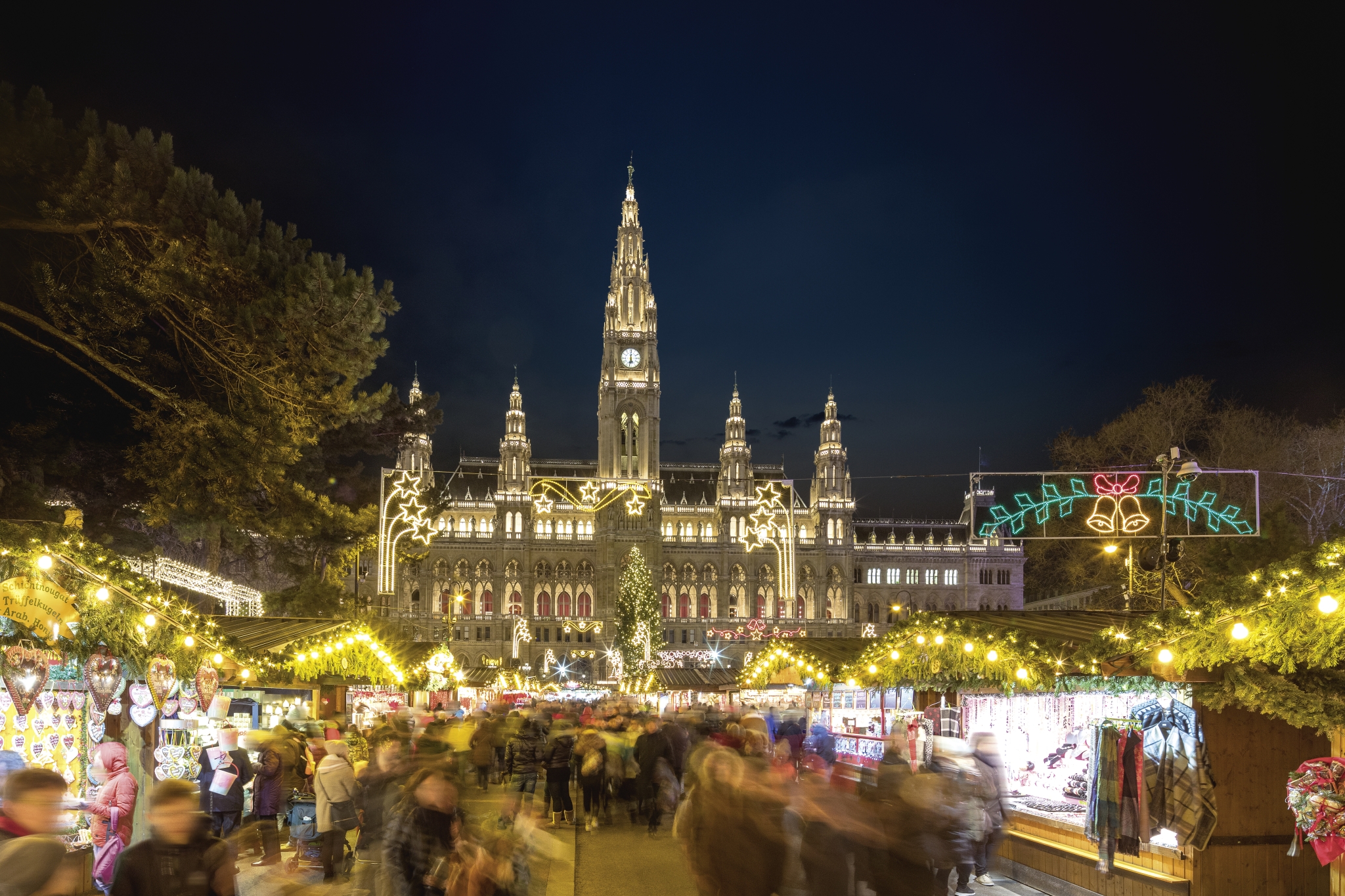 Christkindlmarkt am Rathausplatz